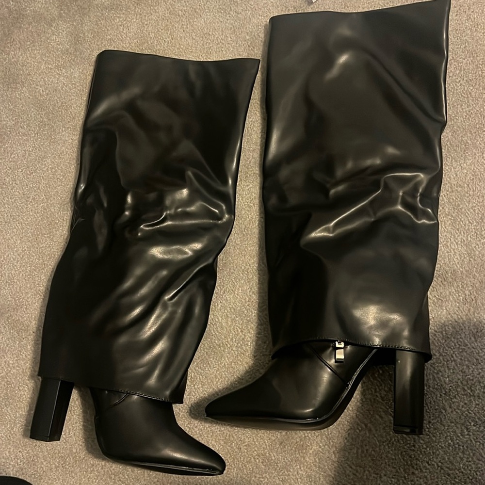 BLACK WIDE FIT POINTED FOLD OVER BLOCK HEEL KNEE BOOTS